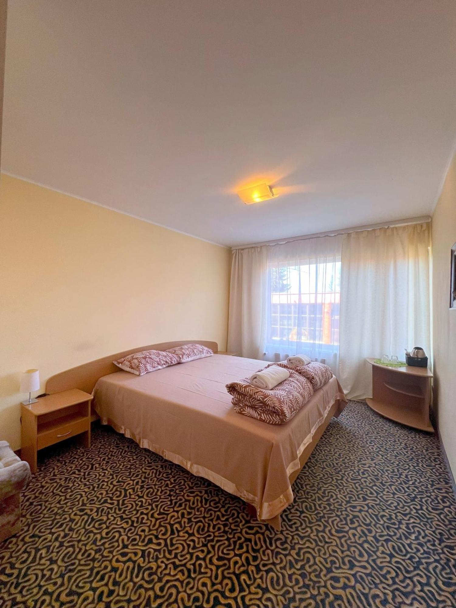 Park Hotel Кекава Экстерьер фото