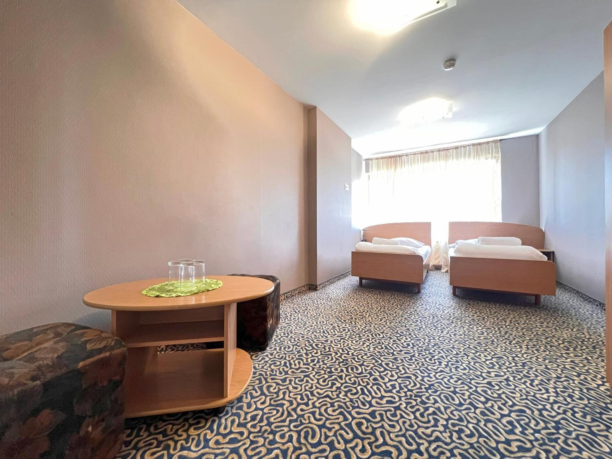 Park Hotel Кекава Экстерьер фото