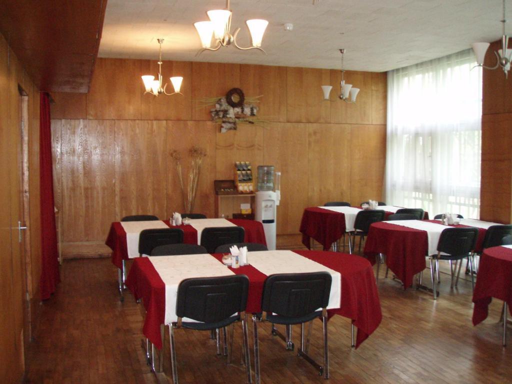 Park Hotel Кекава Экстерьер фото